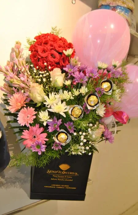Flowers & Chocolate Box delivery from UK