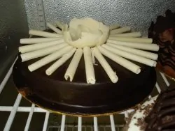 Delivery of Chocolate Special Cake in Pakistan