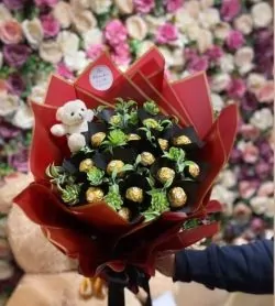 Chocolate Bouquet in Pakistan - SendFlowers.pk