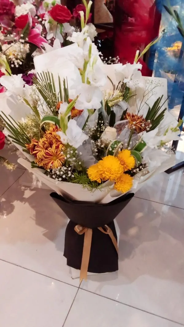 Best Florist in Lahore - SendFlowers.pk