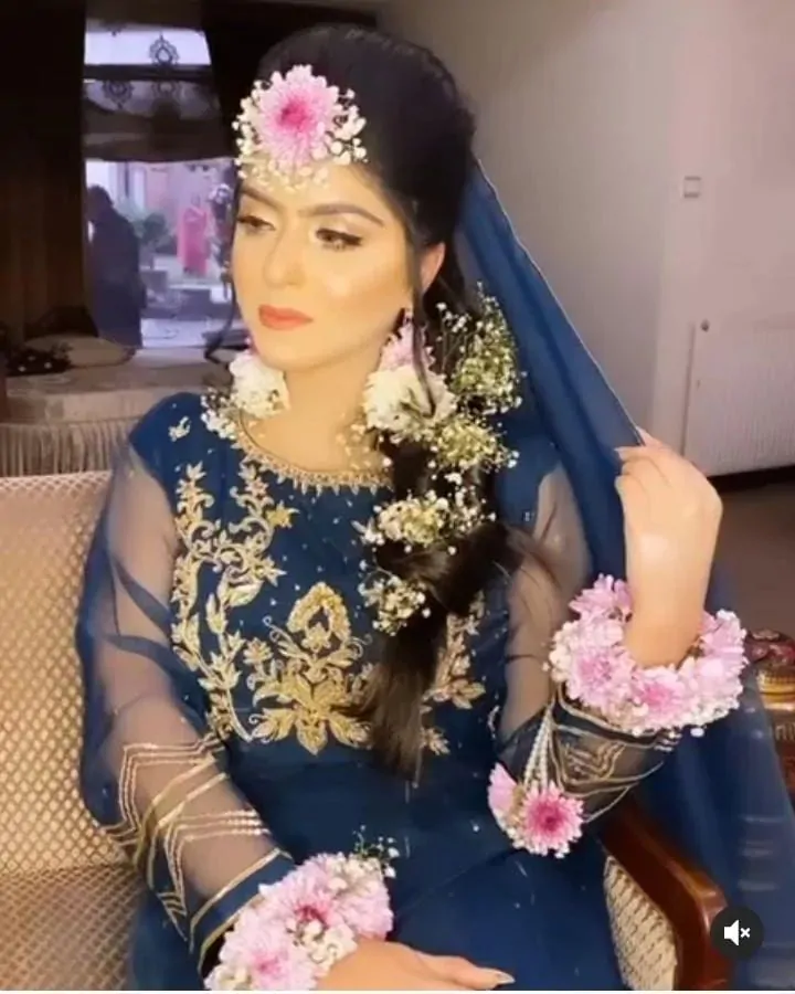 Fresh imported flowers Jewelry