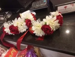 Premium Artificial Gajra White & Red