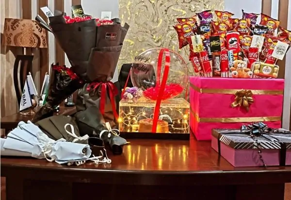 House of Flowers with Chocolates