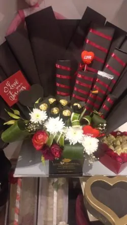 Love Combo - Sendflowers.pk