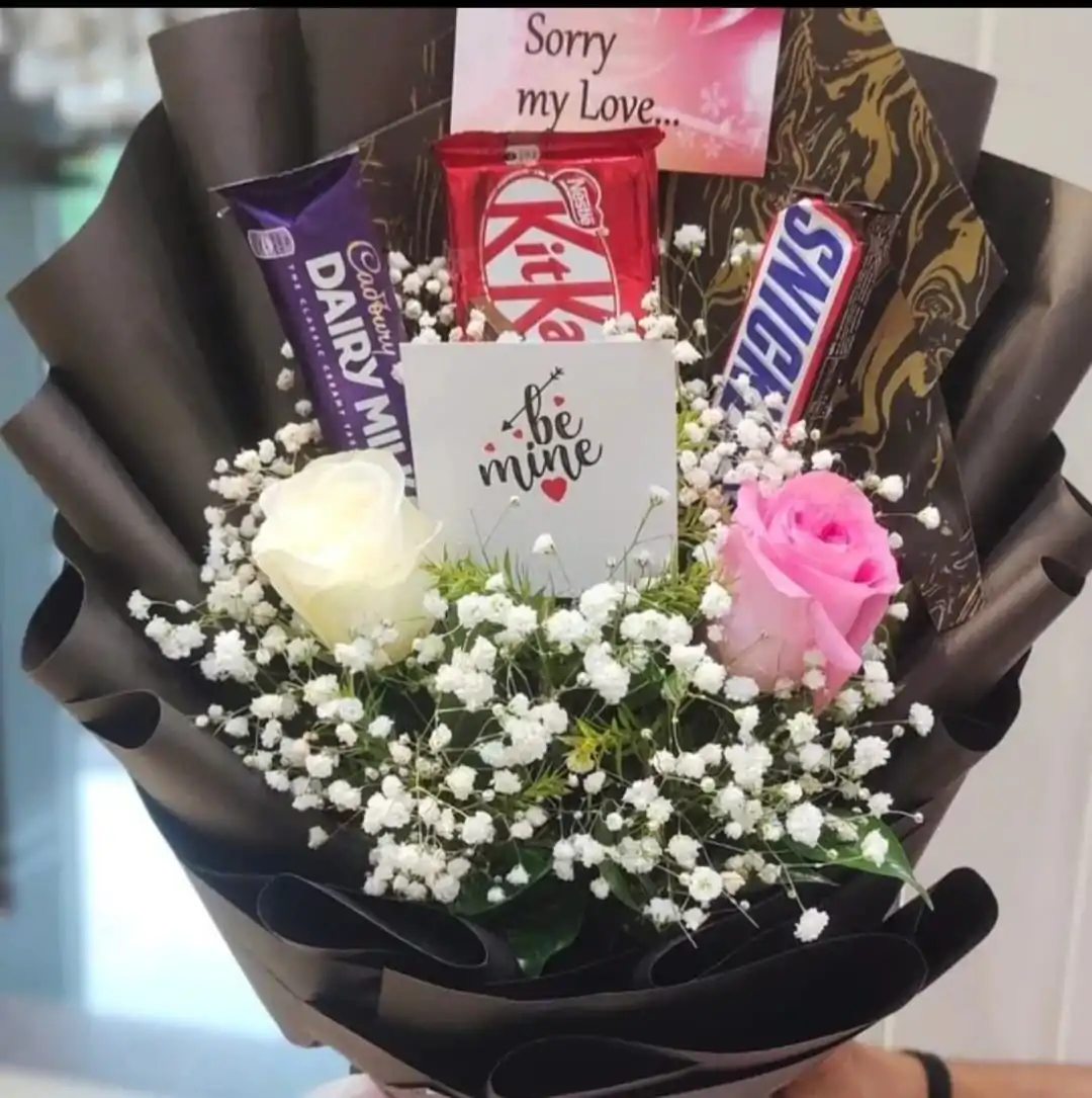 Hand Tied Bouquet Online - Sendflowers.pk