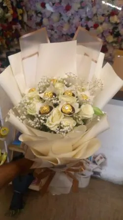 Chocolate and Flowers - Sendflowers.pk