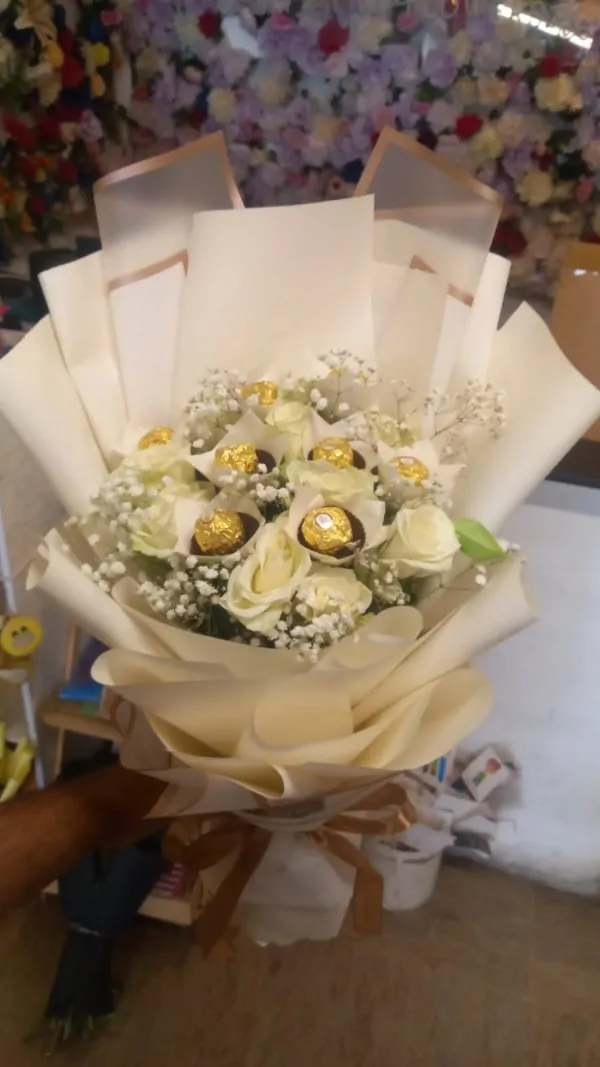 Chocolate and Flowers - Sendflowers.pk