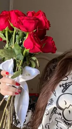 Best Valentine Roses - Sendflowers.pk