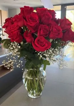 Valentine Red Roses in Pakistan - SendFlowers.pk