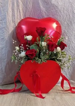 Valentine Roses Delivery Lahore - Sendflowers.pk