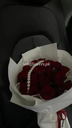Valentine Flowers Delivery Lahore - SendFlowers.pk
