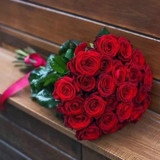 Valentine Flowers Lahore - SendFlowers.pk