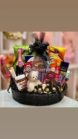 Valentine Gifts to Pakistan - SendFlowers.pk