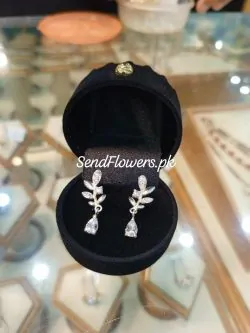 Anniversary Gift Delivery - SendFlowers.pk