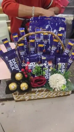 Chocolates for Her Pakistan - SendFlowers.pk