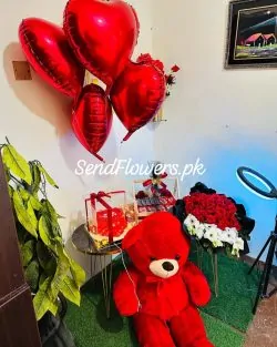 Valentine Gifts Lahore - SendFlowers.pk