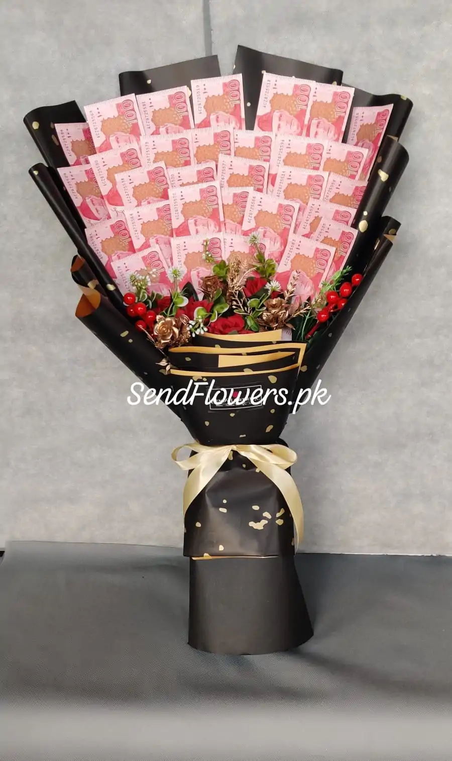 Money Bouquet Delivery Pakistan - SendFlowers.pk