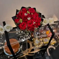 Valentine's Day Gift Hampers Lahore - SendFlowers.pk