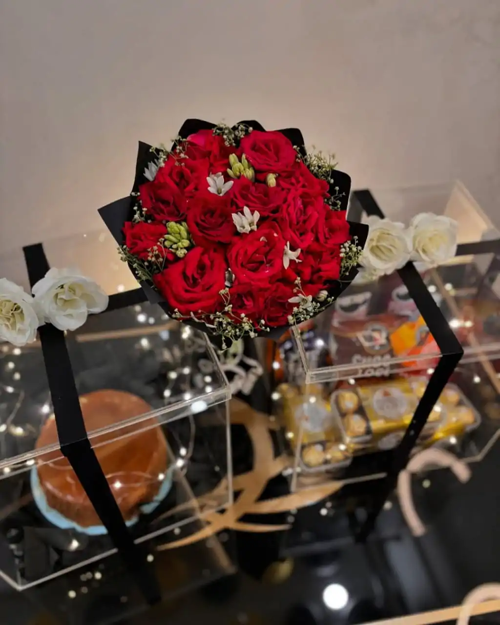 Valentine's Day Gift Hampers Lahore - SendFlowers.pk